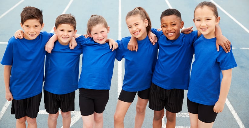 portrait-of-children-in-athletics-team-on-track-YWUGFEZ